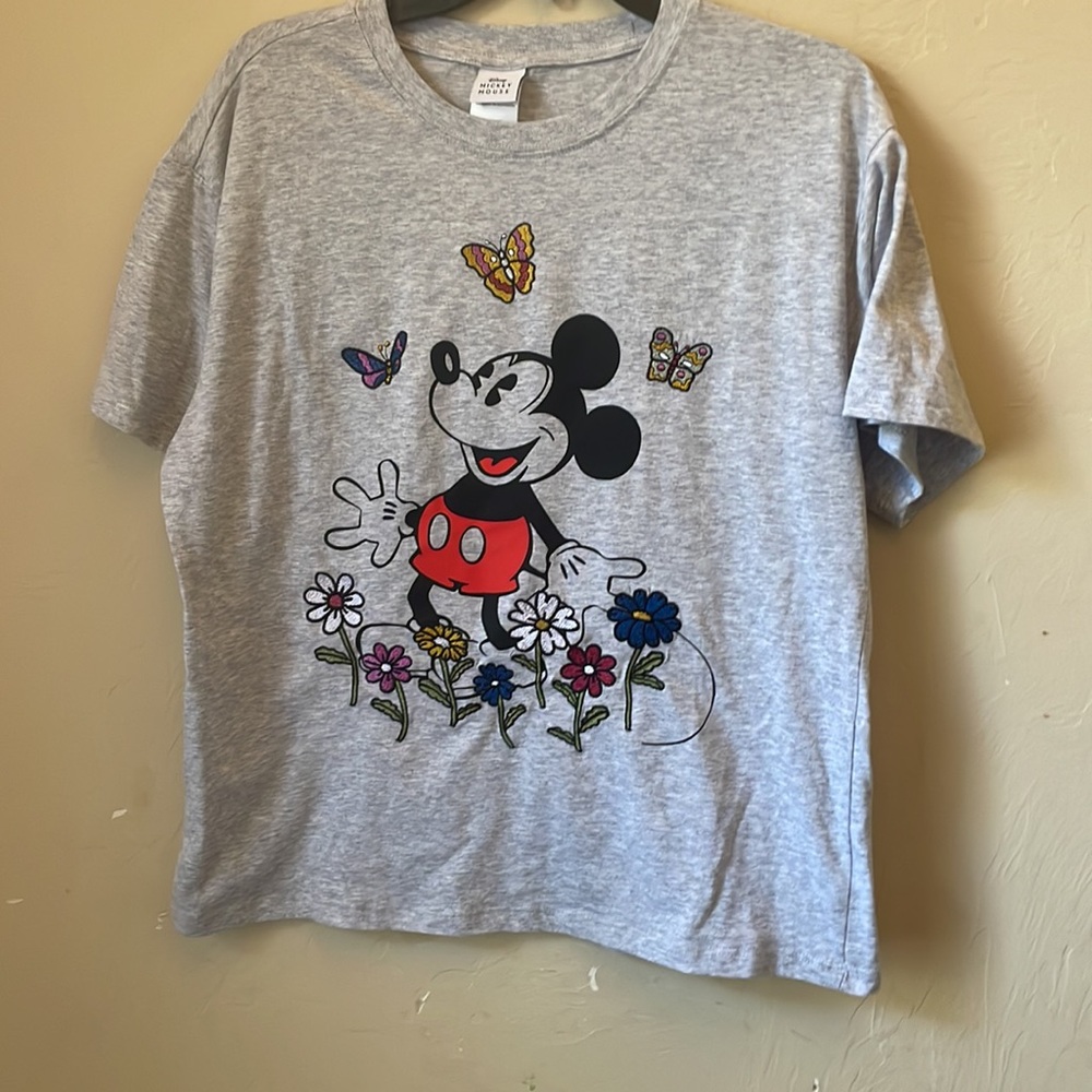 NEW Disneys Embroidered Mickey Mouse Tee! XL